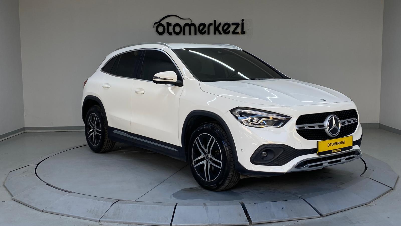 MERCEDES GLA 5